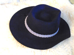 AKUBRA Outback Trading C. Snowy River sz 7 (55) Black Hat Pure Fur Felt 21"
